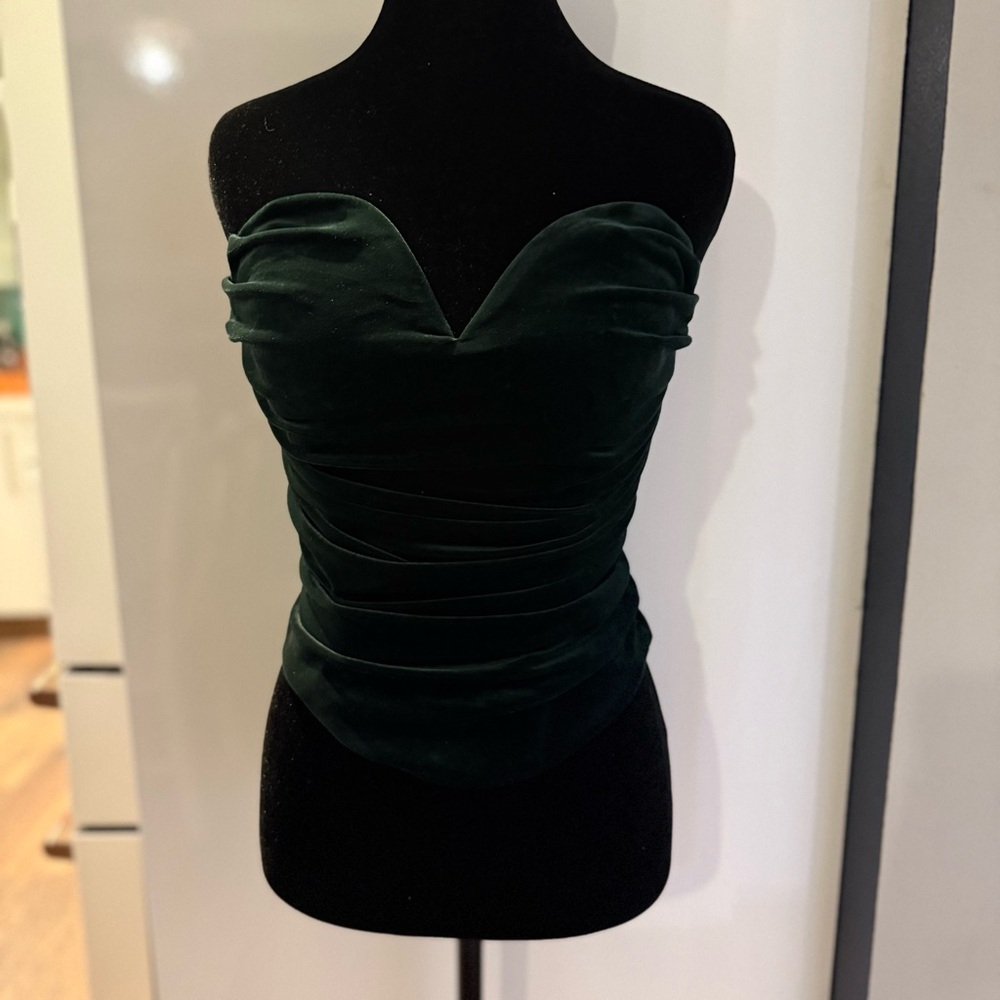 Express Body Contour Emerald Green Velvet Top ~ Perfect for the Holidays!